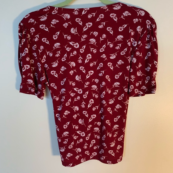 Red cropped tie top with white flowers - Picture 2 of 2